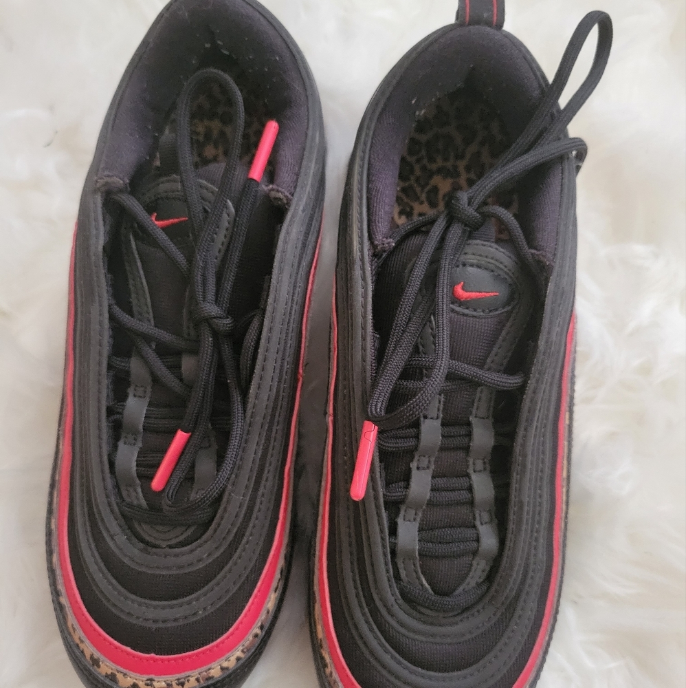 Woman sneakers